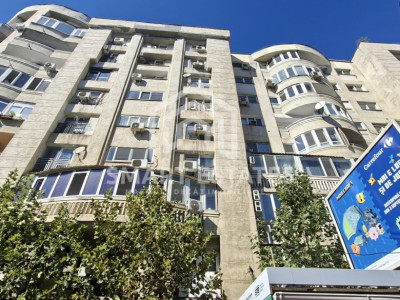 Apartament 5 camere ultracentral Bl.Corneliu Coposu,piata Sfanta Vineri