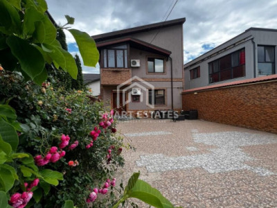 Apărătorii Patriei - Vilă cu 5 Camere - Comision 0%