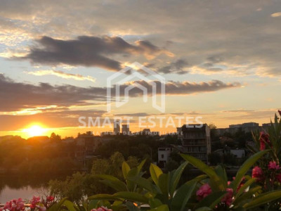 Apusuri spectaculoase pe malul lacului | 3 camere cu terasă panoramică