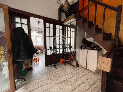 Casă P + M cu 4 camere - 2 bucătării - 2 pivnițe – Calea Moșilor